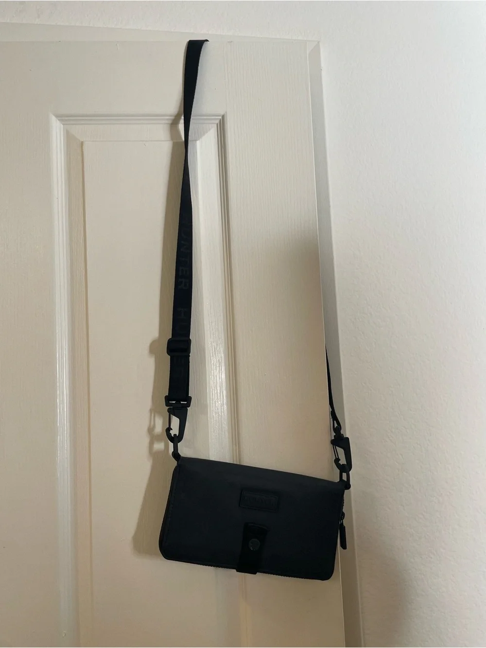 Hunter Black Messenger Crossbody Bag for Men